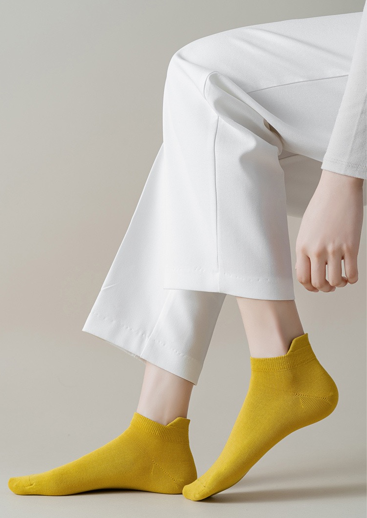 Free Shipping on Socks in New Zealand | Manafeet