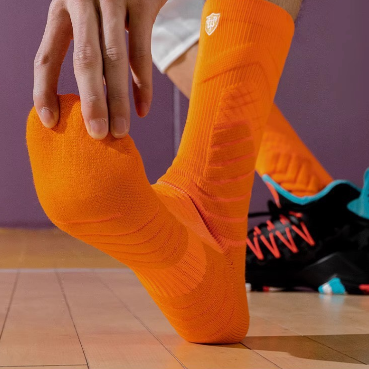 Men’s Basketball Socks – Anti-Odor Support for Teen Athletes