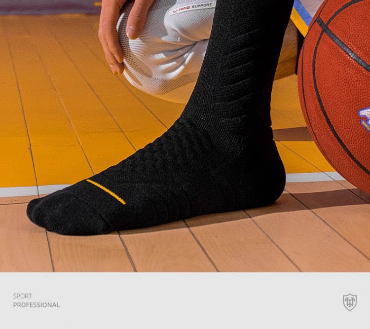 Men’s Basketball Socks – Anti-Odor Support for Teen Athletes
